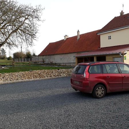 Gite " Le Vieux Noyer" Liesville-sur-Douve エクステリア 写真
