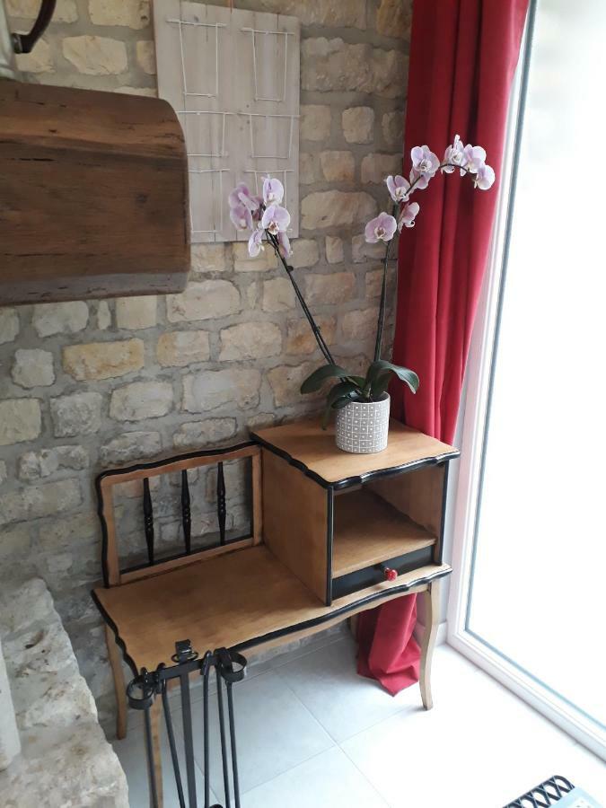 Gite " Le Vieux Noyer" Liesville-sur-Douve エクステリア 写真