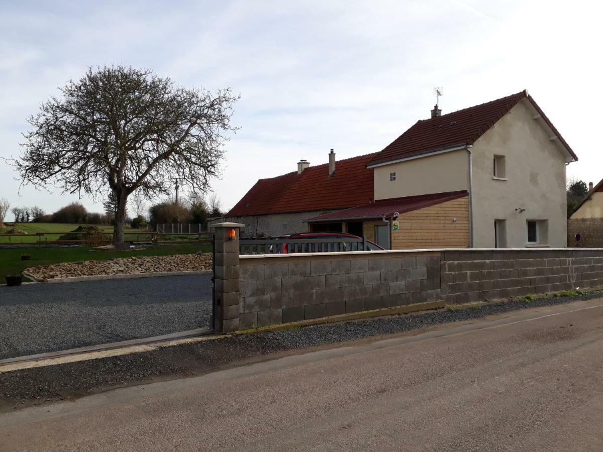 Gite " Le Vieux Noyer" Liesville-sur-Douve エクステリア 写真
